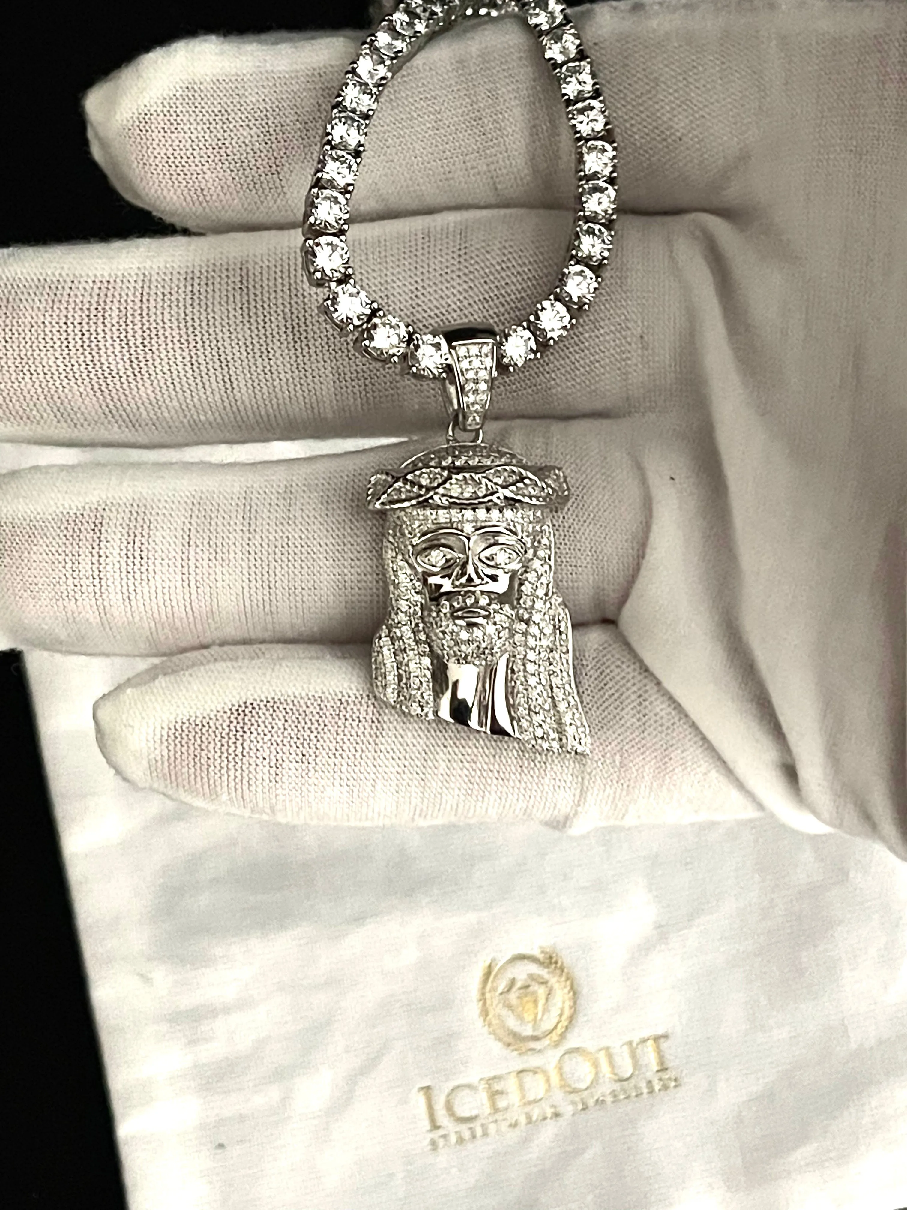 1ct Jesus Pendant