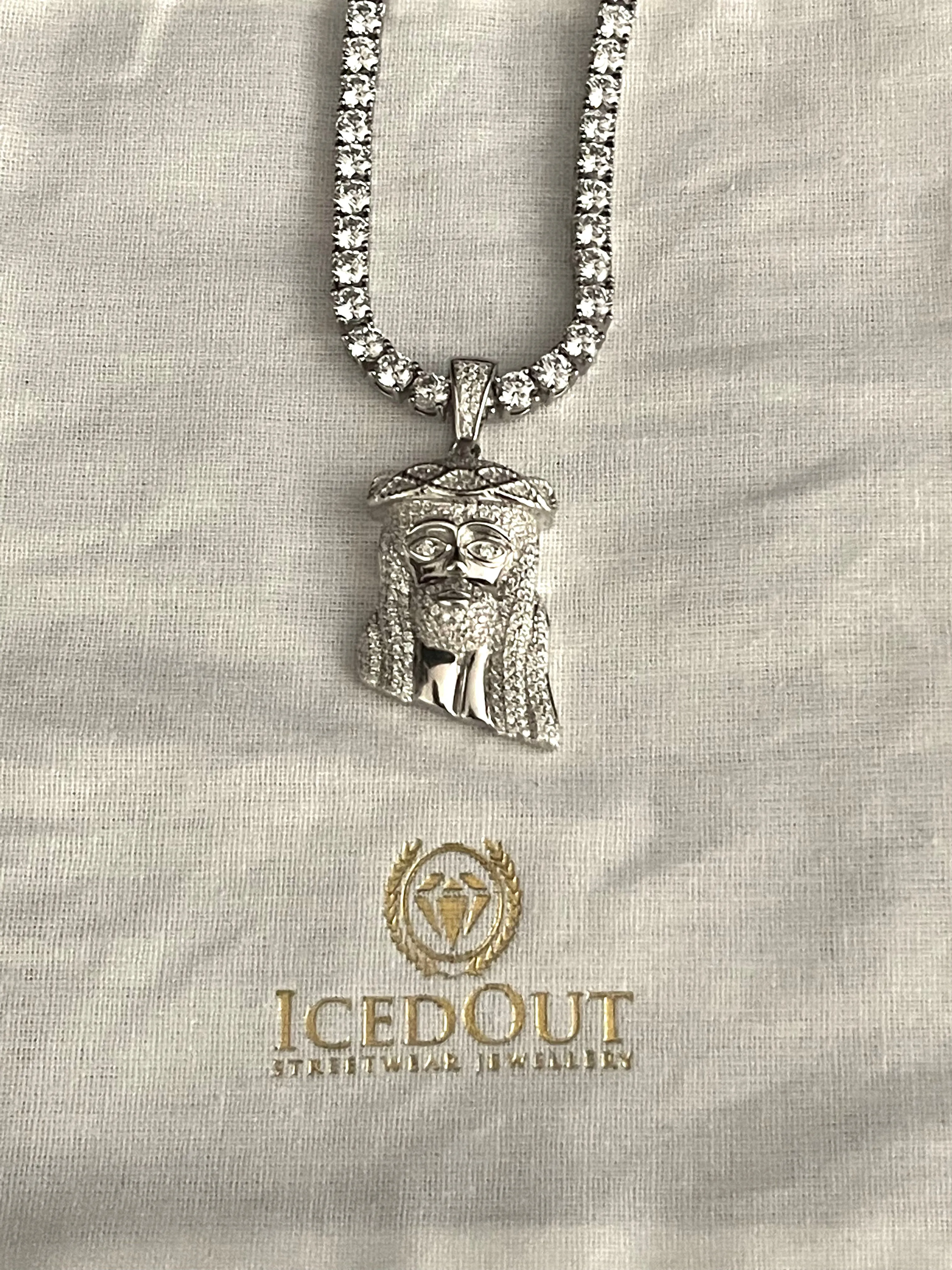 1ct Jesus Pendant
