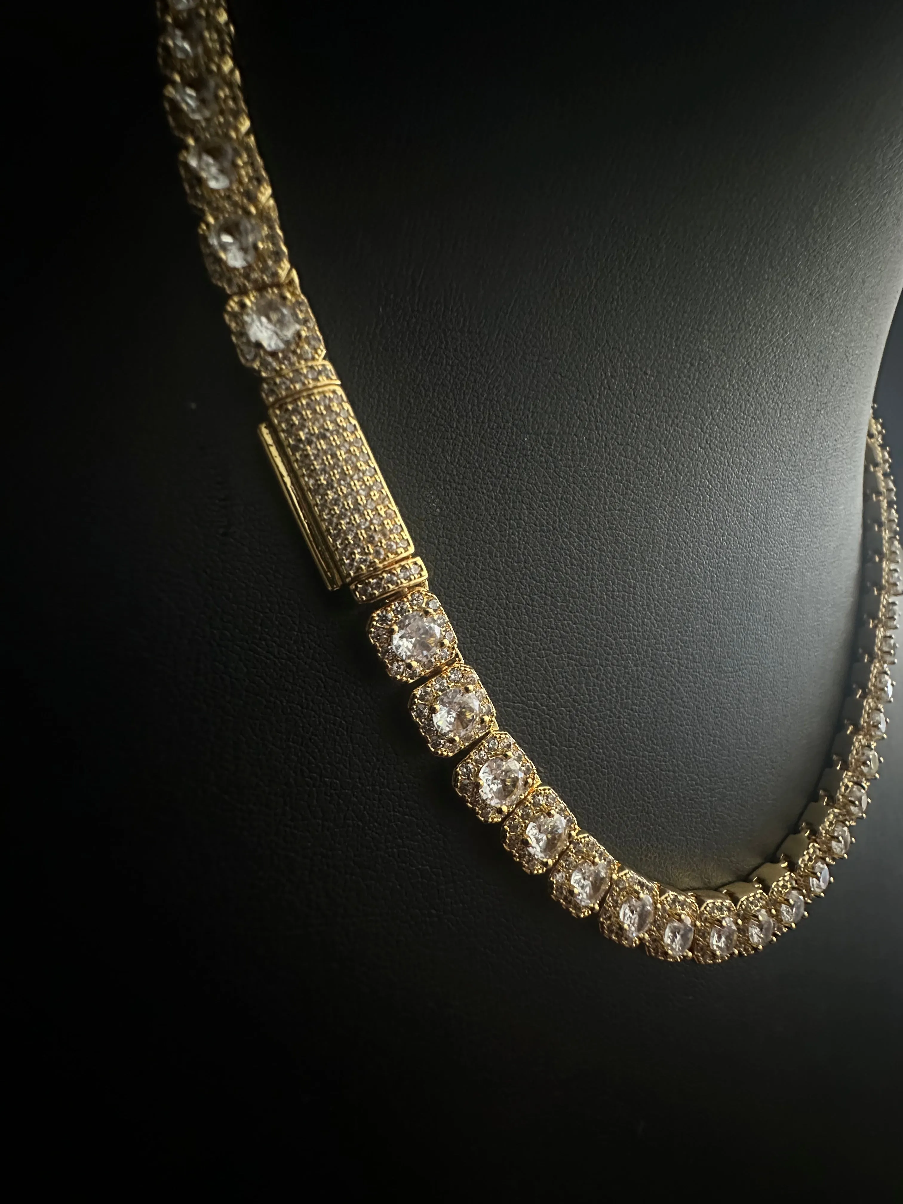 Cluster Tennis Chain - Gold