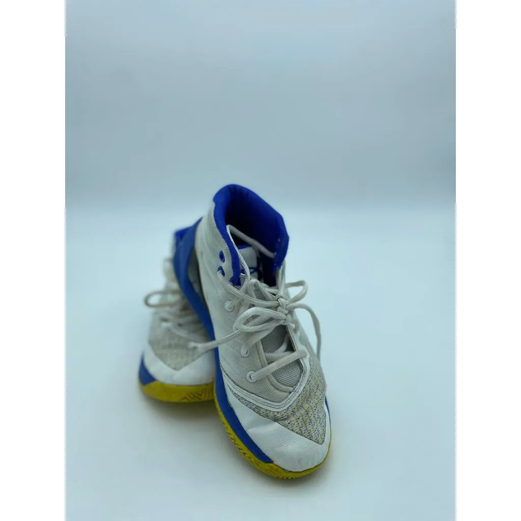 Under armour basketball shoes 3 dub nation white with yellow/blue Size-2Y