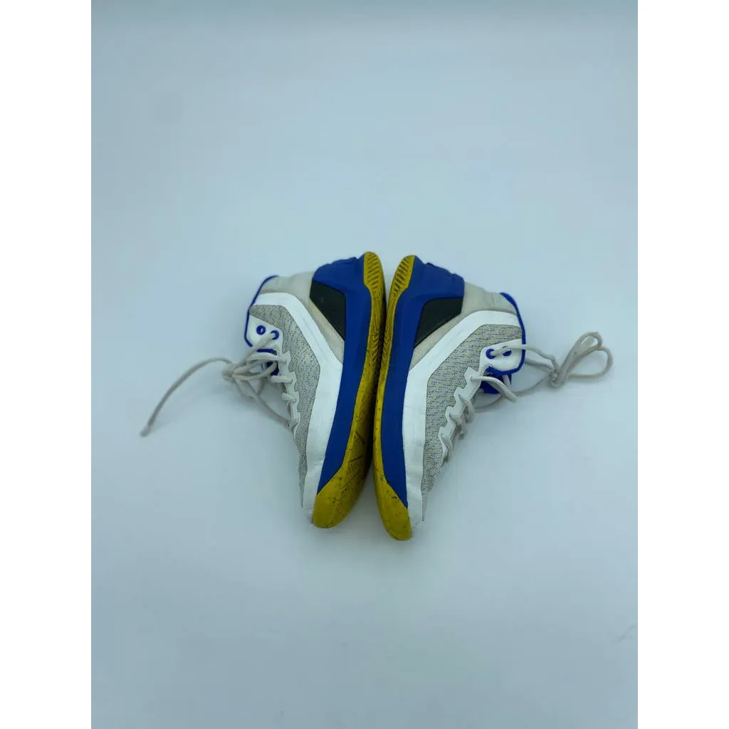 Under armour basketball shoes 3 dub nation white with yellow/blue Size-2Y
